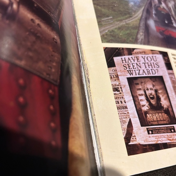 Harry Potter Official Exposition Guide Book - Picture 3 of 6